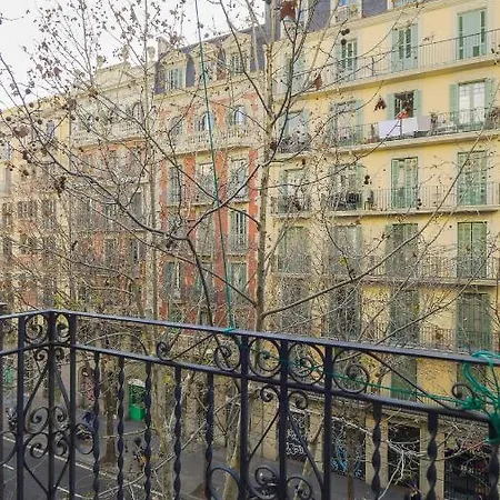 Apartment De 3 *