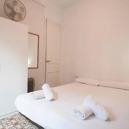 Apartment De 3 *