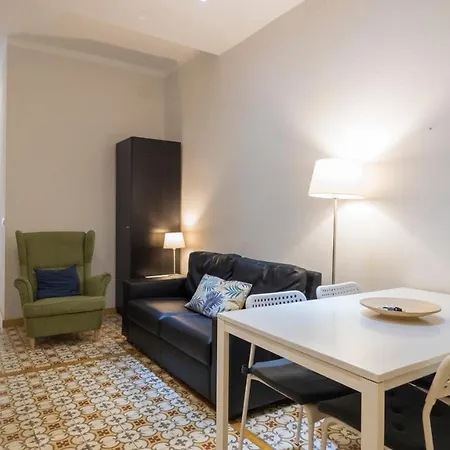 De 3 Apartment *