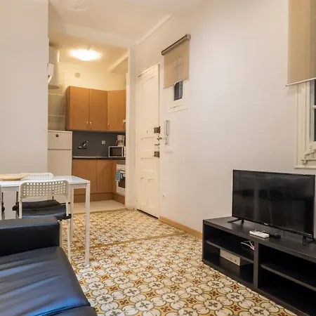 Apartment De 3 *